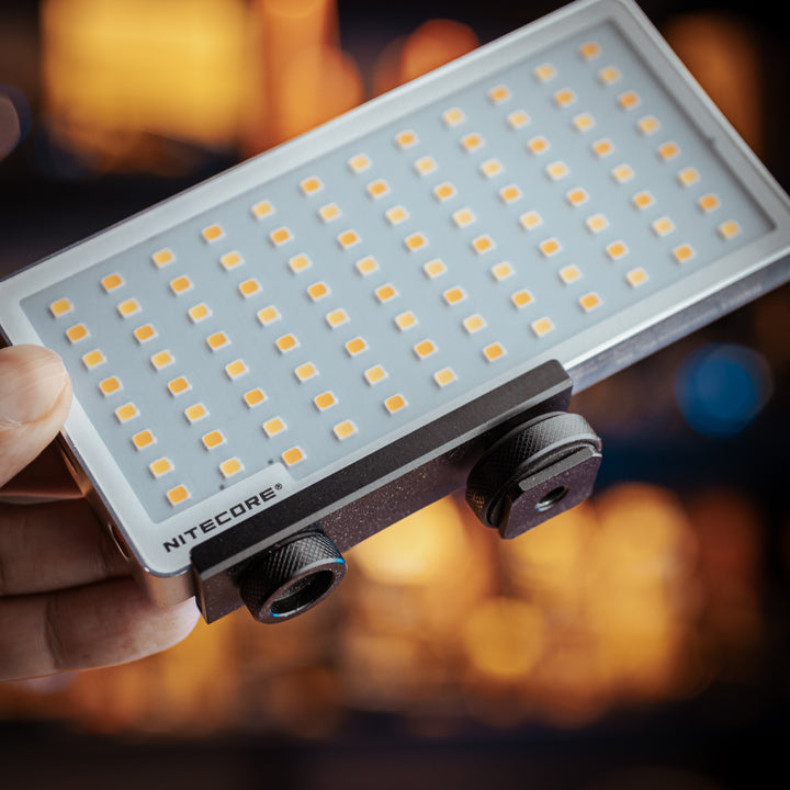 SCL10 - 2-in-1 Light & Power Bank (10,000mAh 18W)