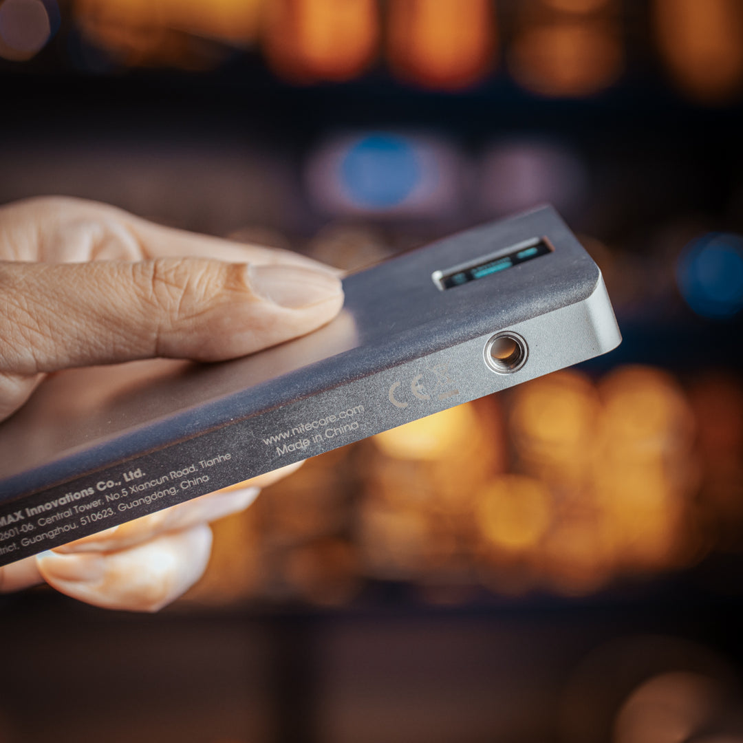 SCL10 - 2-in-1 Light & Power Bank (10,000mAh 18W)